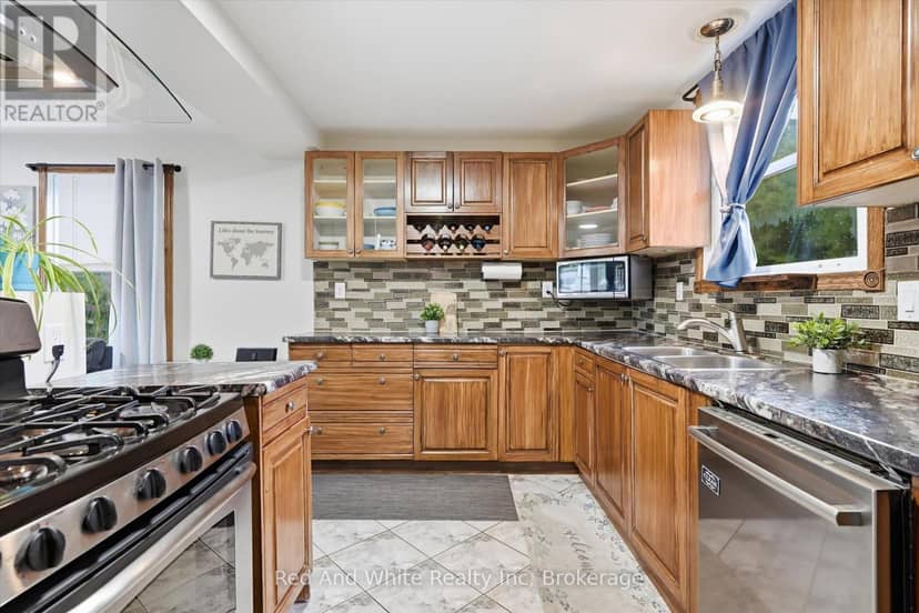 450 East 42nd Street — photo 10 of 40