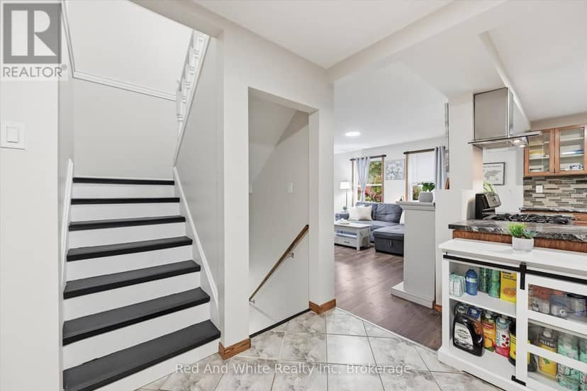 450 East 42nd Street — photo 18 of 40