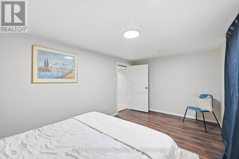 450 East 42nd Street — photo 29 of 40