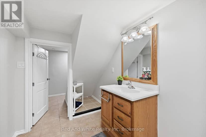 450 East 42nd Street — photo 31 of 40