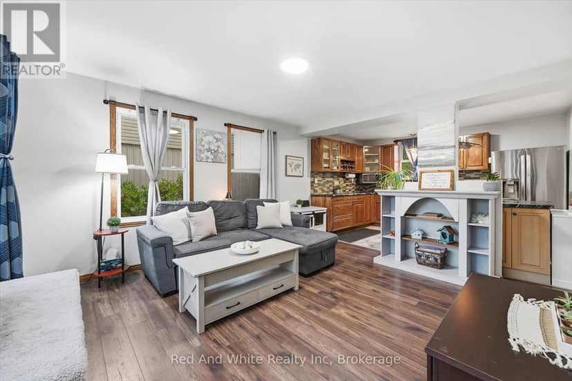 450 East 42nd Street, Hamilton, photo 5