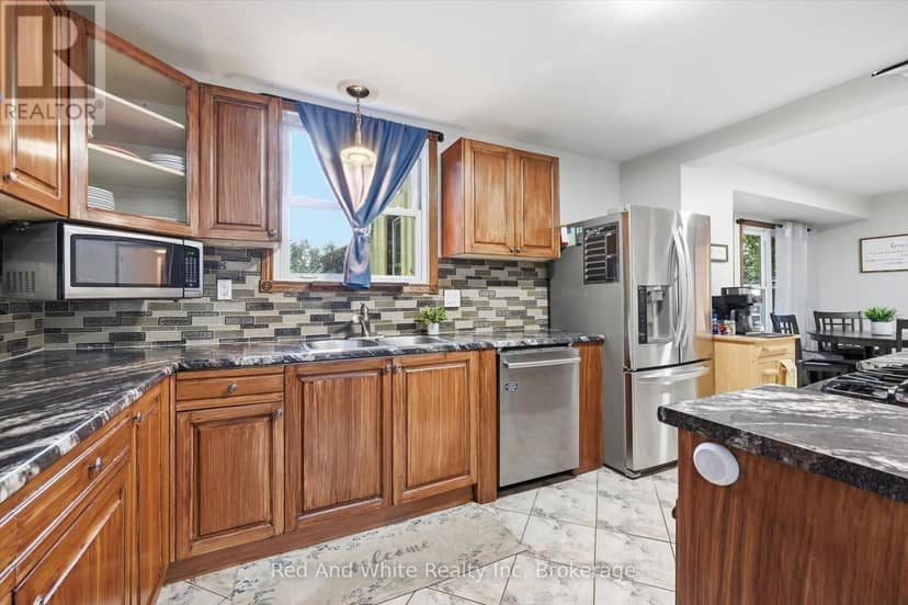 450 East 42nd Street, Hamilton, photo 8