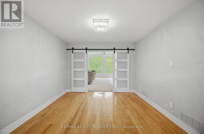 38 Marilyn Street — photo 16 of 40