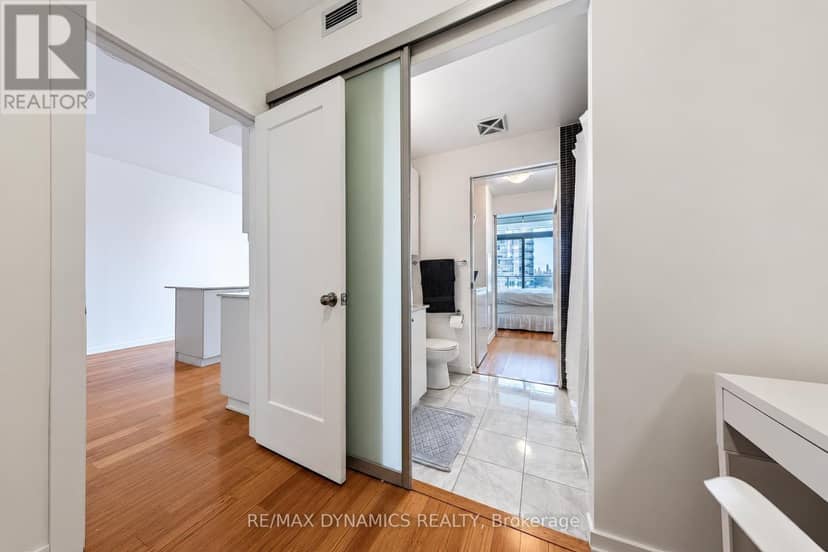 1202 - 103 The Queensway — photo 11 of 21