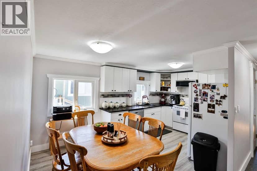 431 3 Street N, Vulcan, photo 7