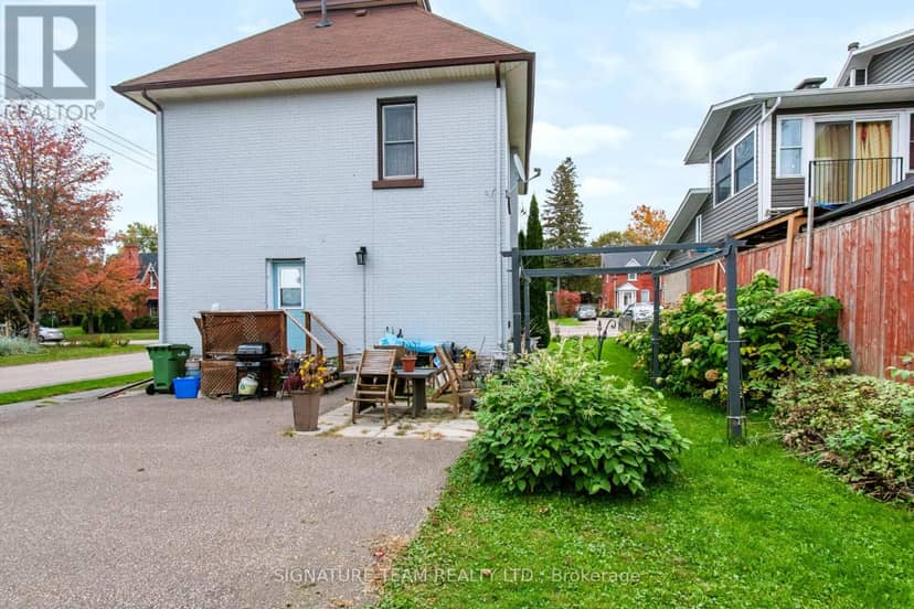 256 Maple Avenue — photo 6 of 15