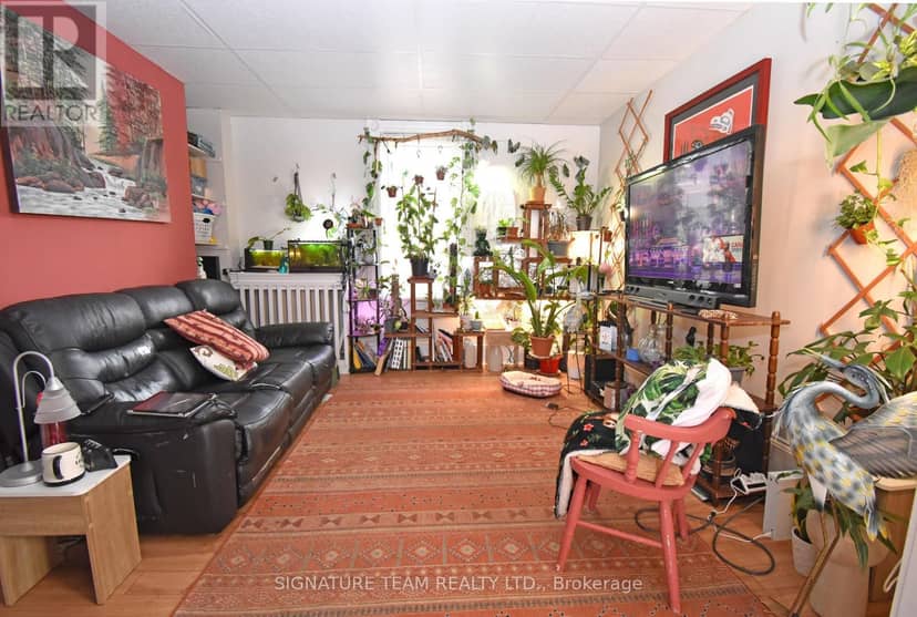 256 Maple Avenue — photo 9 of 15