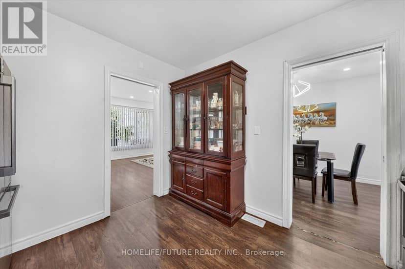 163 Labrador Drive — photo 10 of 30