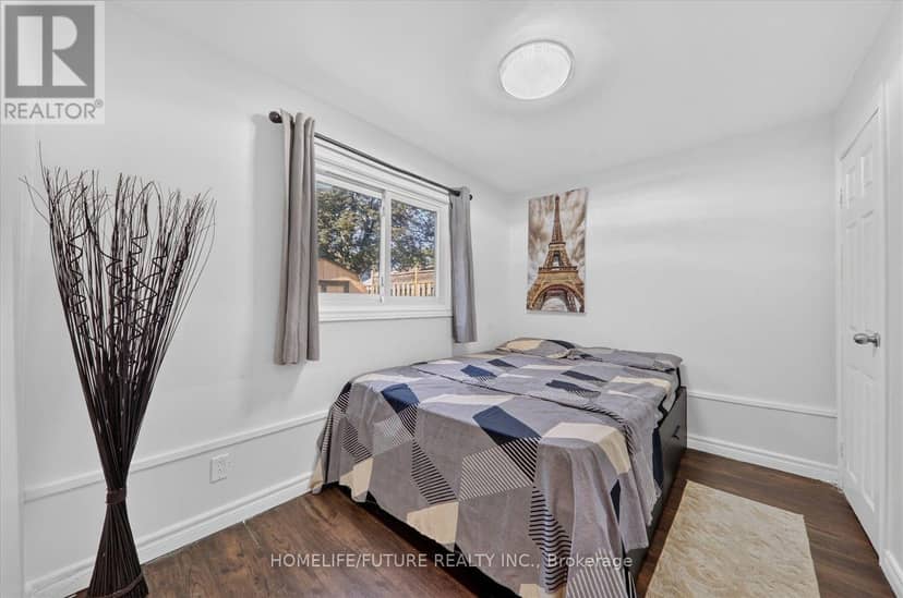 163 Labrador Drive — photo 12 of 30