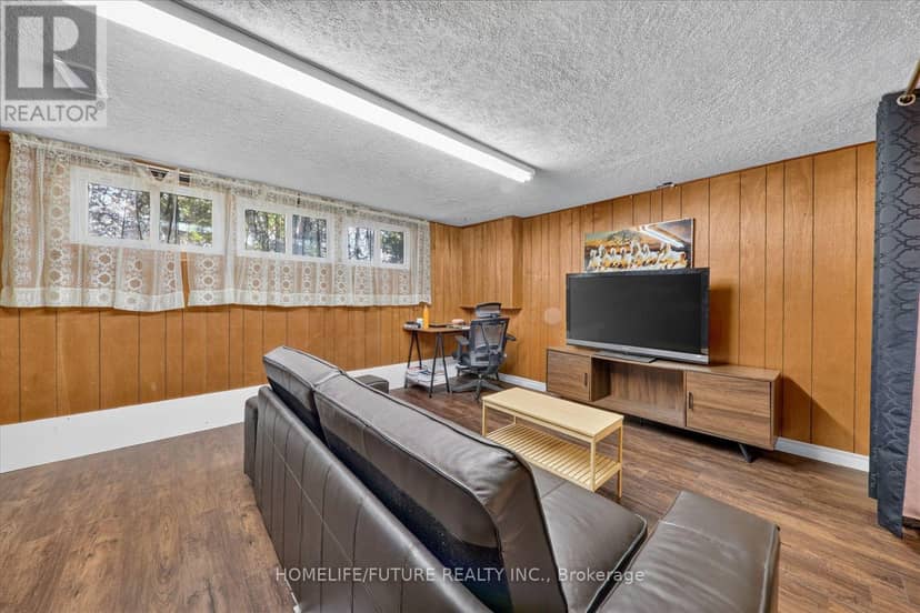 163 Labrador Drive — photo 24 of 30