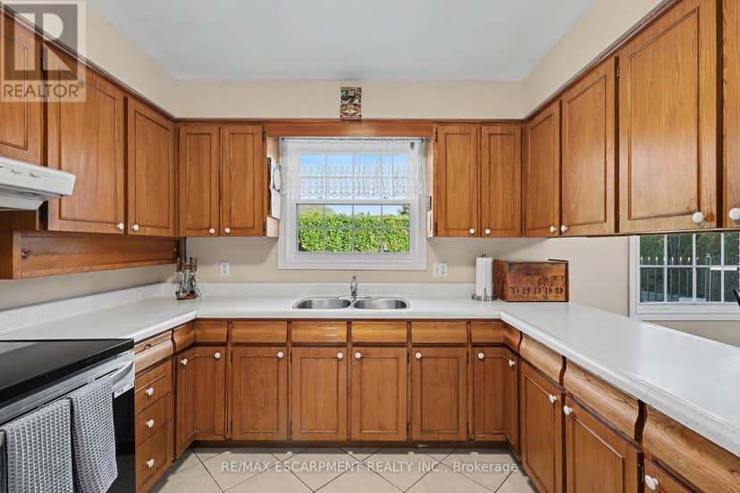 71 Margate Avenue — photo 15 of 40