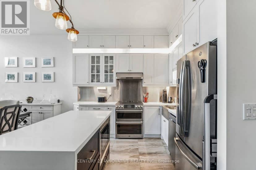 420 - 160 Baldwin St Street — photo 15 of 40