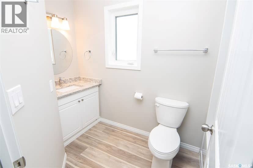 304 Railway AVENUE — photo 24 of 40