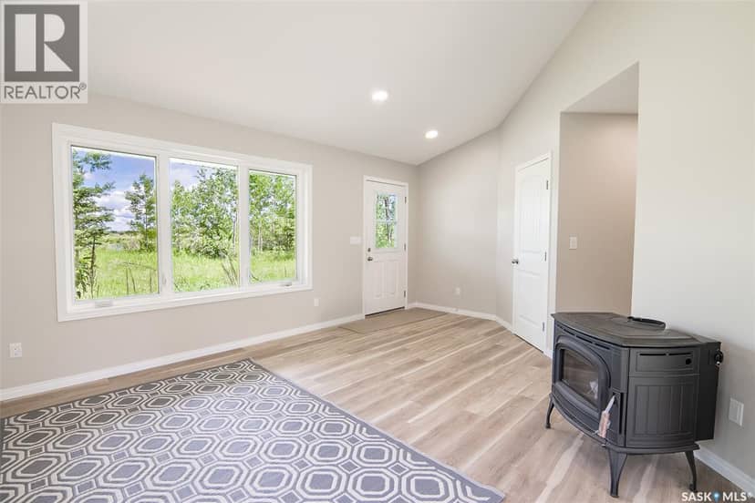 304 Railway AVENUE — photo 11 of 40
