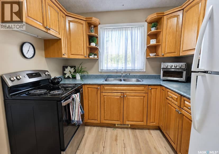 131 McIntosh DRIVE — photo 17 of 38