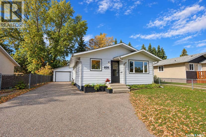 131 McIntosh DRIVE — photo 3 of 38