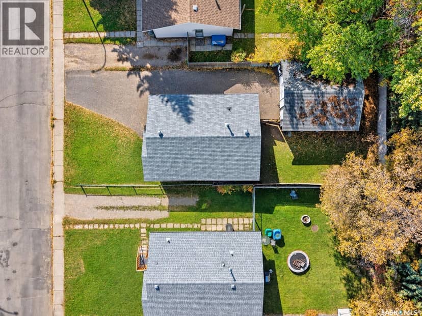 131 McIntosh DRIVE — photo 8 of 38