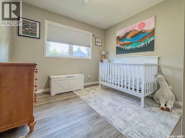 31 Burke CRESCENT — photo 17 of 34