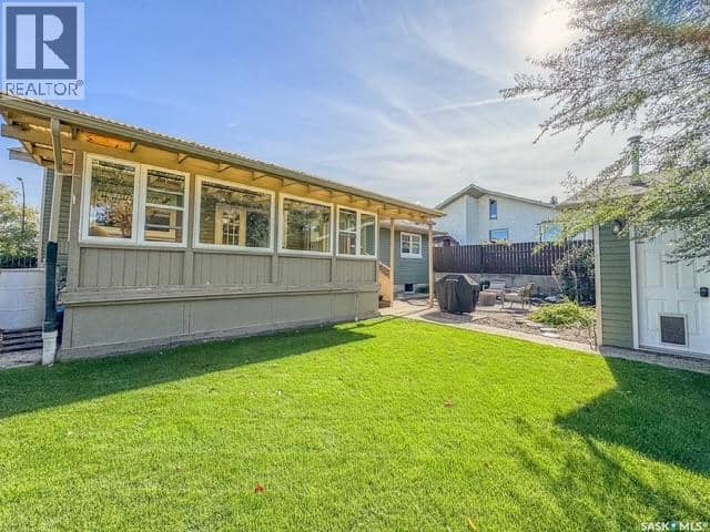 31 Burke CRESCENT — photo 31 of 34