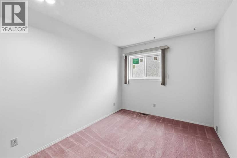60 Rundlelawn Green NE — photo 18 of 33