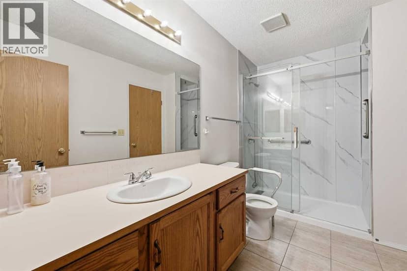 60 Rundlelawn Green NE — photo 21 of 33