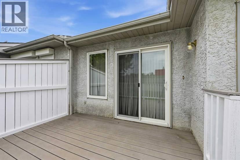 60 Rundlelawn Green NE — photo 29 of 33