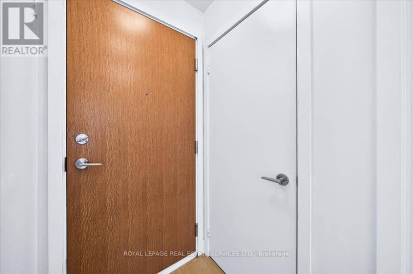 2615 - 30 Shore Breeze Drive — photo 12 of 40