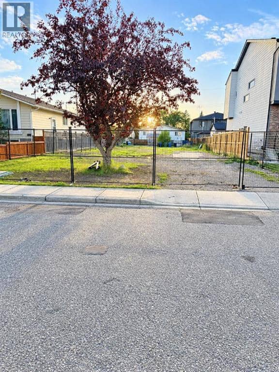 4647 79 Street NW, Calgary