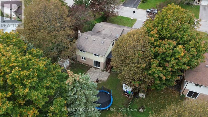 9 Vaughan Avenue — photo 20 of 23