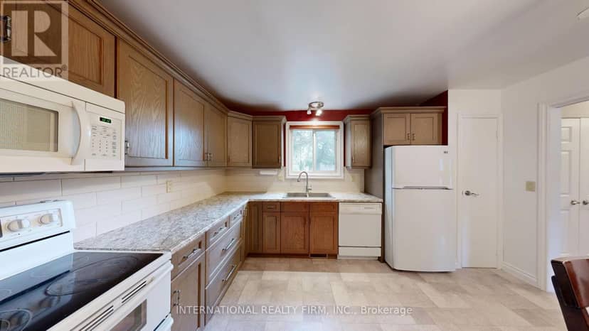 9 Vaughan Avenue — photo 5 of 23