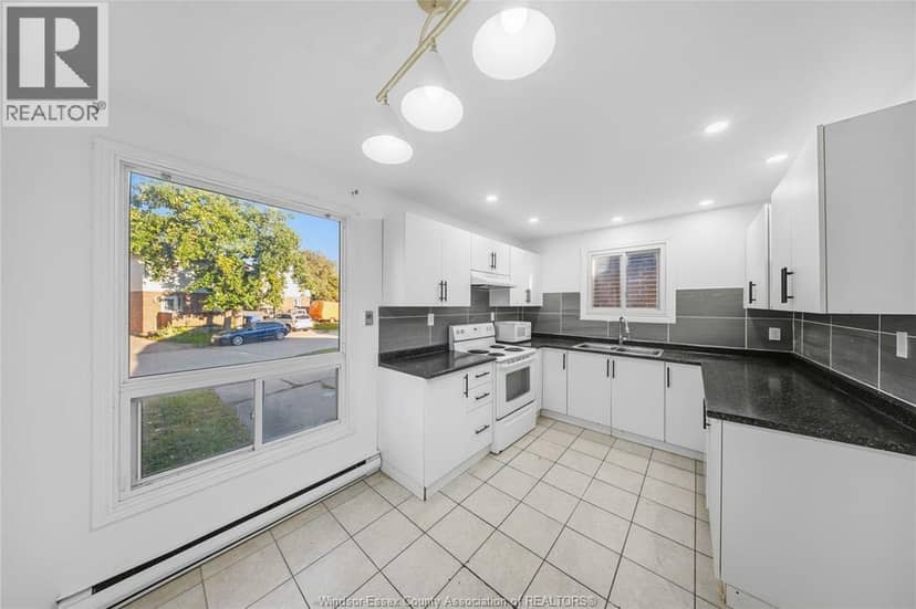 1341 Arncliffe Pl — photo 13 of 31