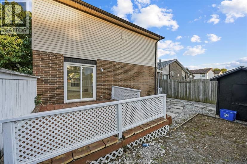 1341 Arncliffe Pl — photo 7 of 31