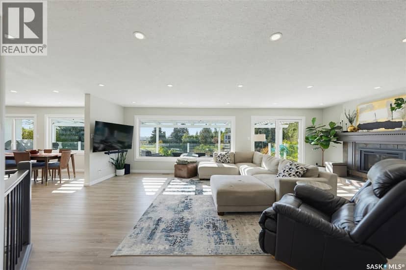 25 Capilano Drive — photo 12 of 40