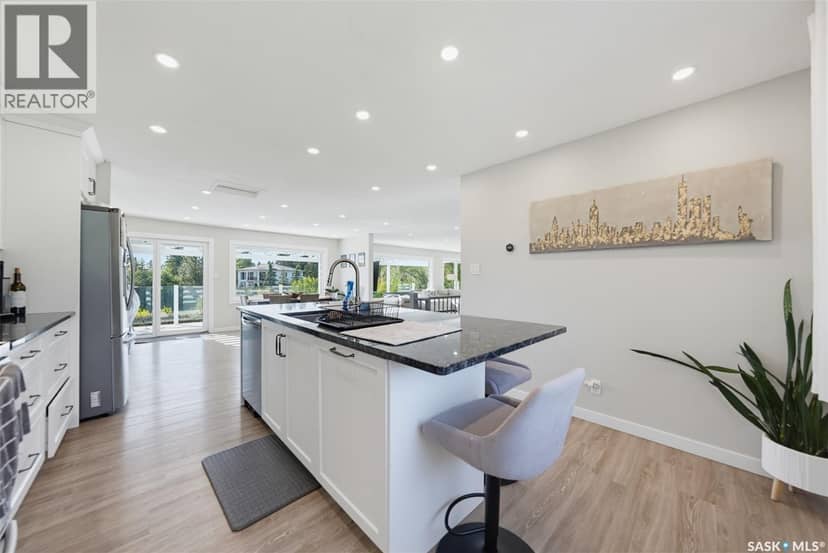 25 Capilano Drive — photo 18 of 40