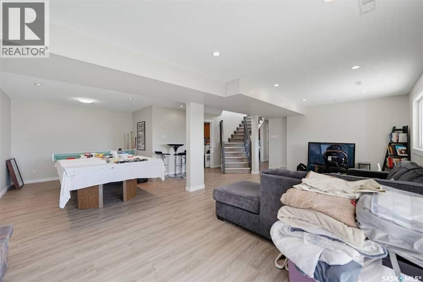 25 Capilano Drive — photo 23 of 40