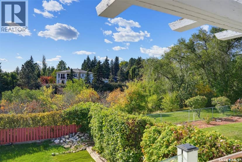 25 Capilano Drive — photo 33 of 40