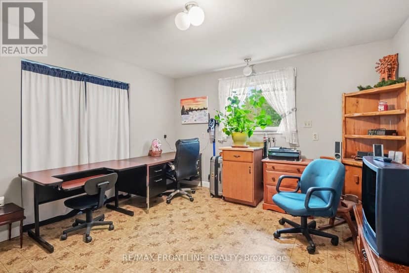 139 Port Elmsley Road — photo 21 of 40
