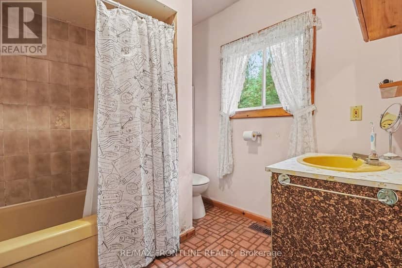 139 Port Elmsley Road — photo 24 of 40