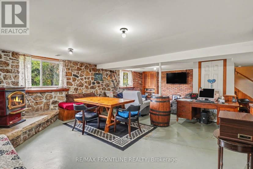 139 Port Elmsley Road — photo 25 of 40
