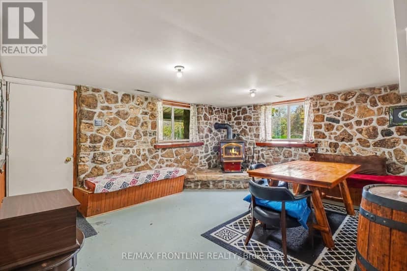 139 Port Elmsley Road — photo 27 of 40