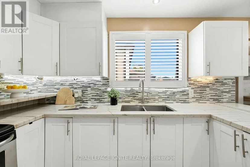 4 Buttercup Court, Toronto, photo 6