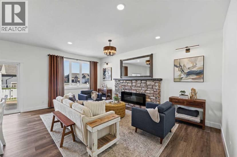 38 Viceroy Crescent — photo 10 of 40