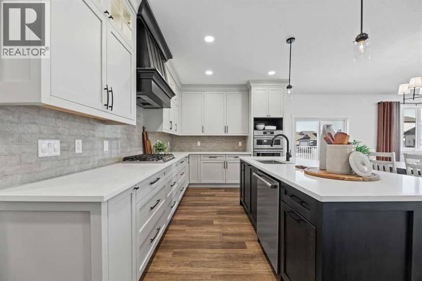 38 Viceroy Crescent — photo 15 of 40