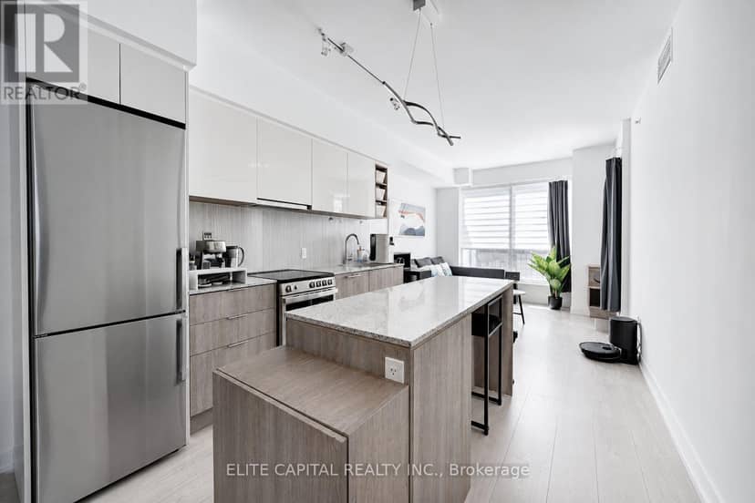 740 - 31 Tippett Road, Toronto, photo 2
