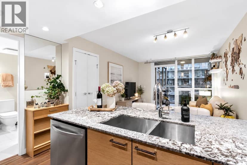 413 135 E 17 STREET, North Vancouver, photo 8