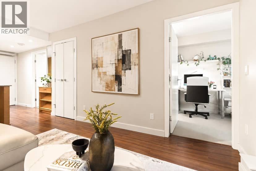 413 135 E 17 STREET, North Vancouver, photo 3