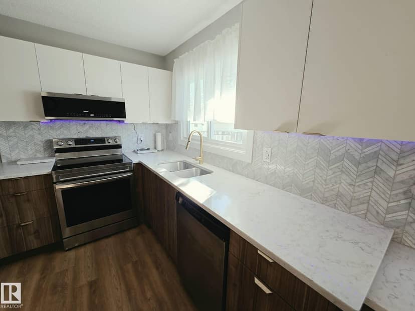 5807 51 AV — photo 12 of 32