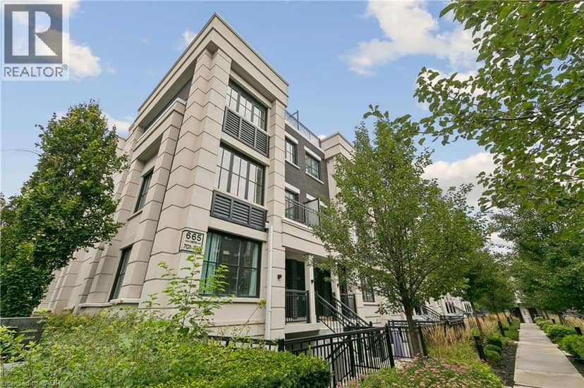 665 CRICKLEWOOD Drive Unit# 703, Mississauga