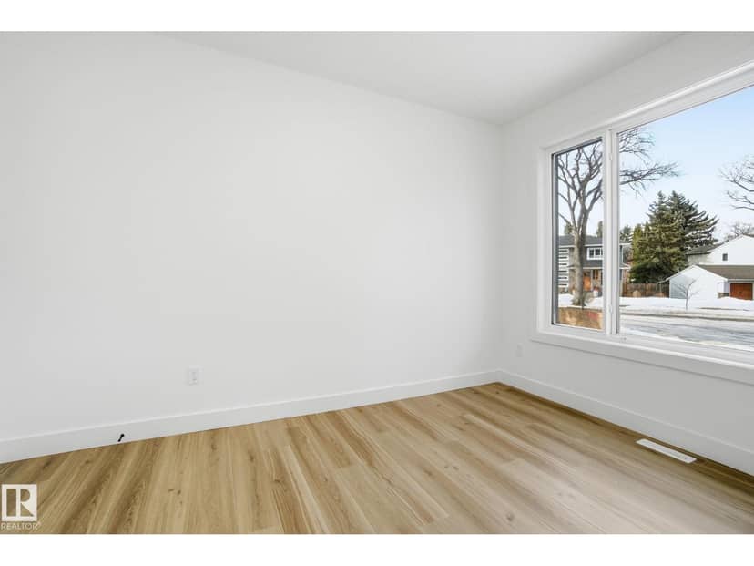 7603 92 AV NW — photo 12 of 40