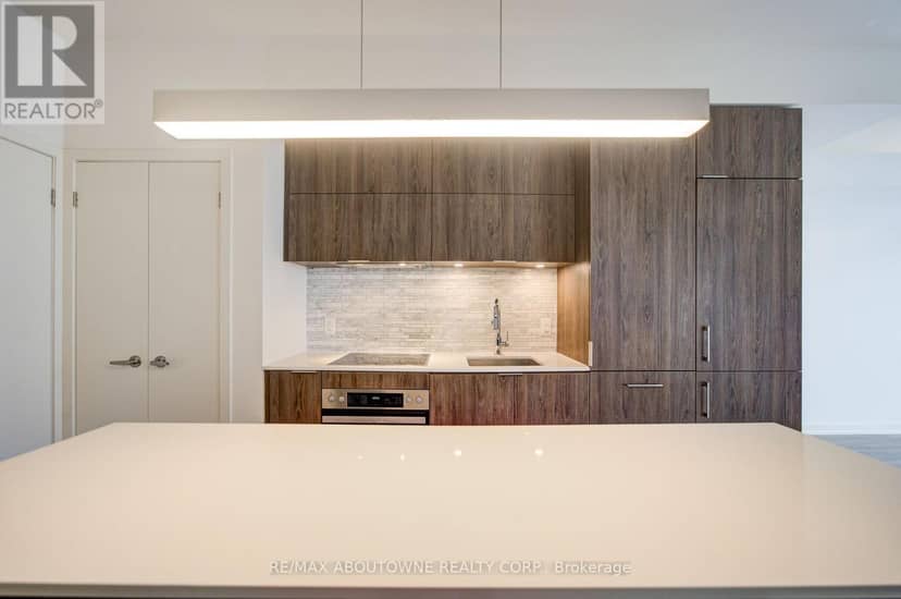 3102 - 20 Richardson Street — photo 10 of 40